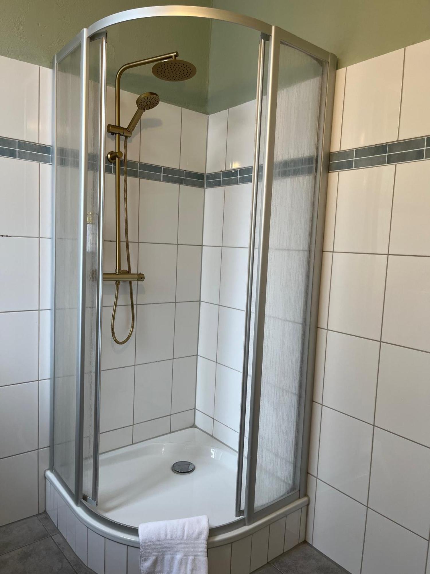 Olive Apartments - 86M2 - Kingsize - Free Parking Hannover Exterior photo