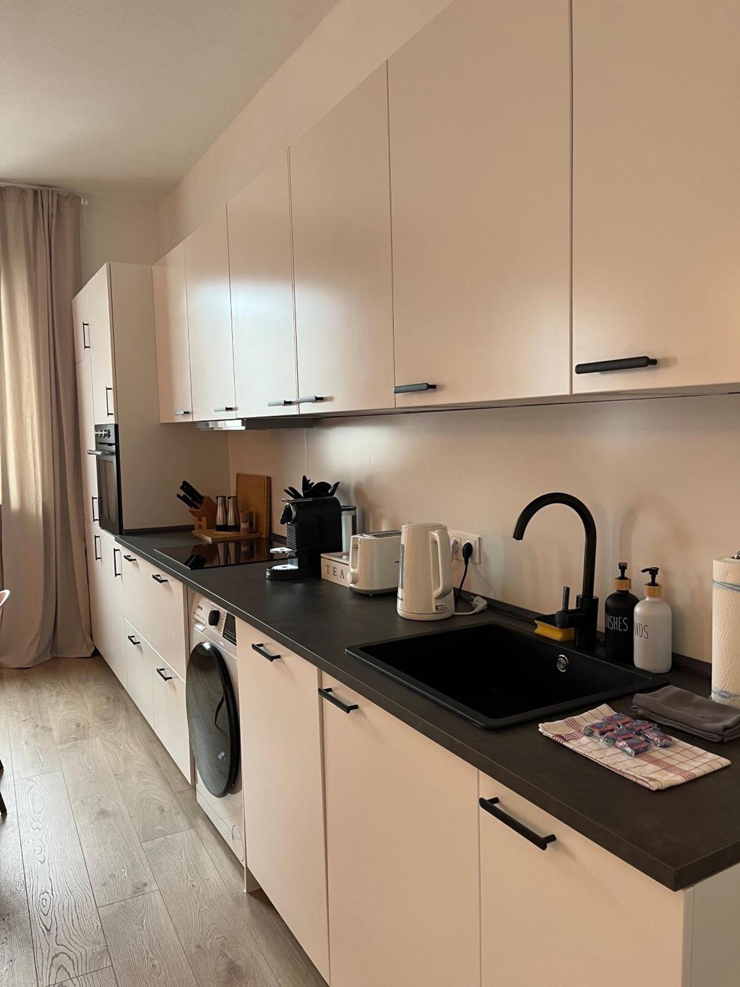 Olive Apartments - 86M2 - Kingsize - Free Parking Hannover Exterior photo